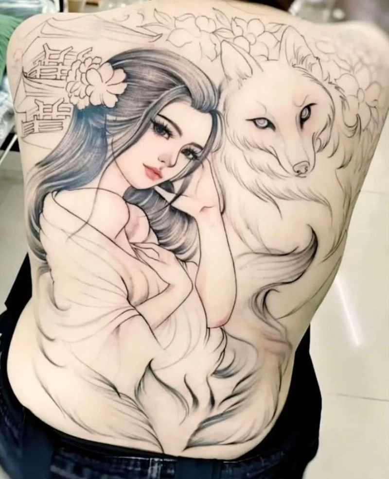 Tattoo nghệ thuật phù hợp người tìm ý tưởng hình xăm full lưng nữ