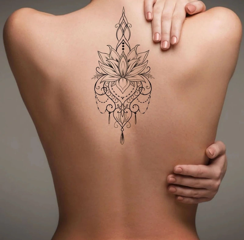 Xu hướng tattoo nữ nổi bật với nhiều hình xăm lưng nữ