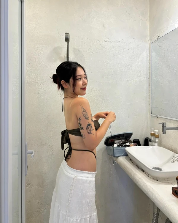 Ảnh Phí Hồng Hà OnlyFans leak bí ẩn gợi tình