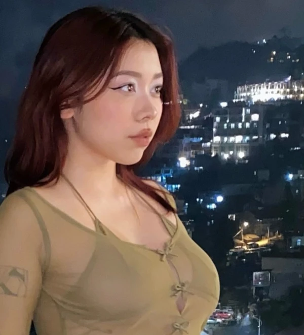 Ảnh Phí Hồng Hà OnlyFans leak nhẹ nhàng nổi bật