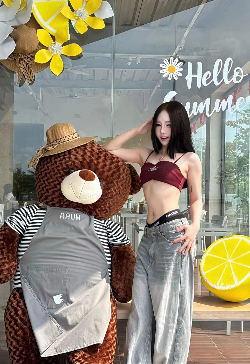 Ảnh Tiffany Thư Gymer Tiktok gợi cảm nóng ran