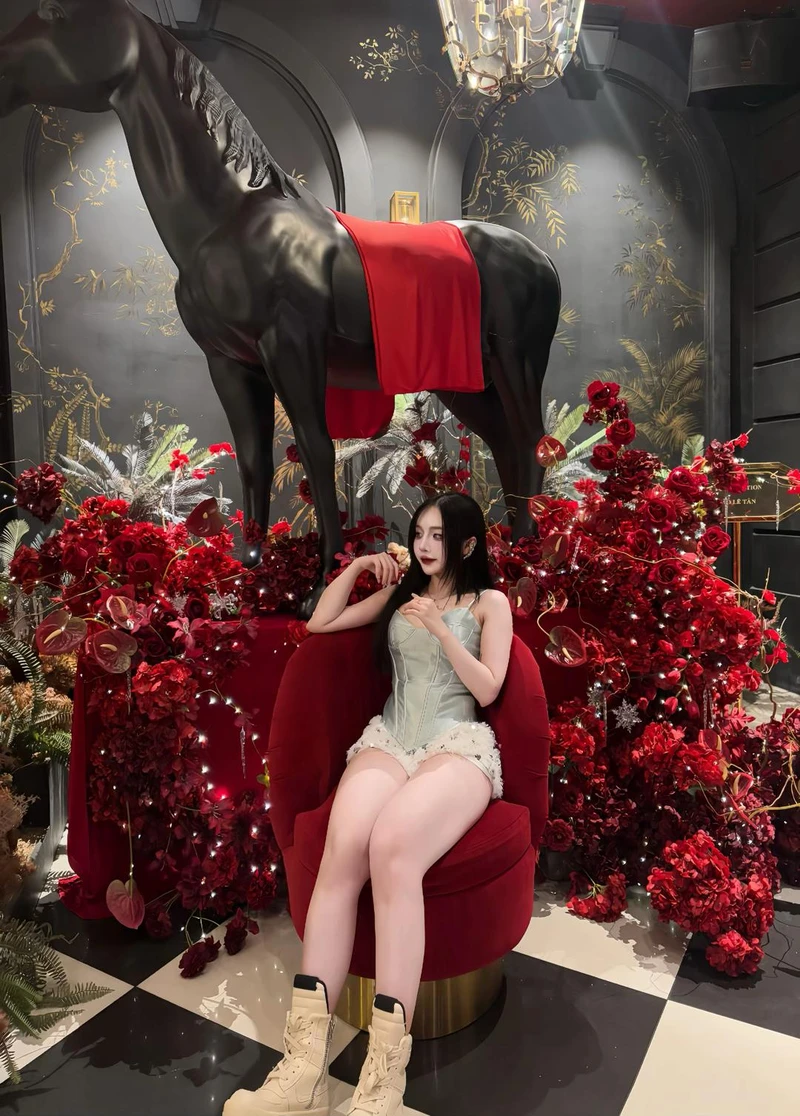 Hình Tiffany Thư Gymer sexy nóng ran kích dục
