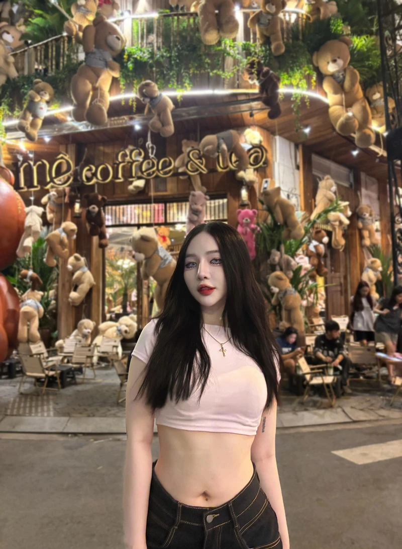 Hình Tiffany Thư sexy dâm đãng cong cong