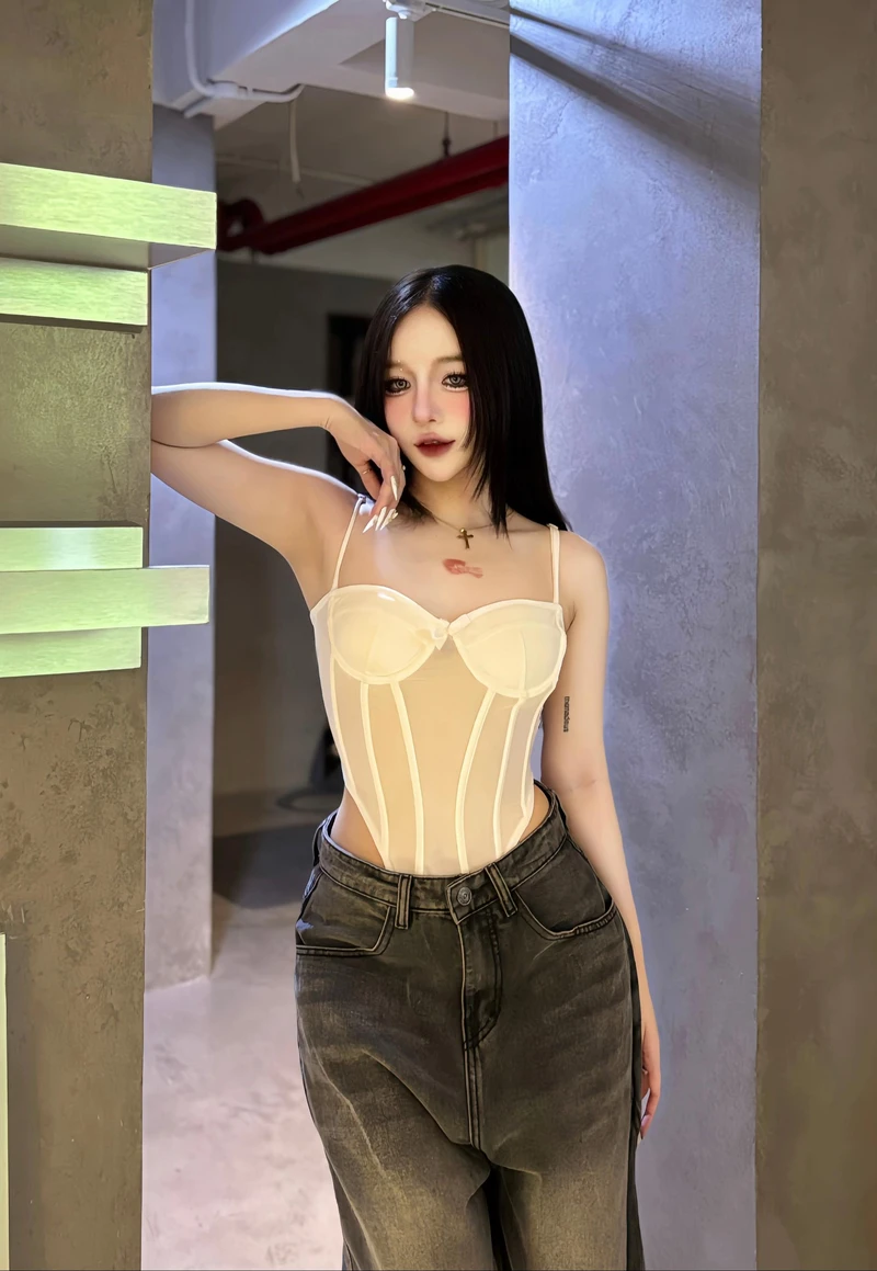 Hình Tiffany Thư sexy khiêu khích gợi tình