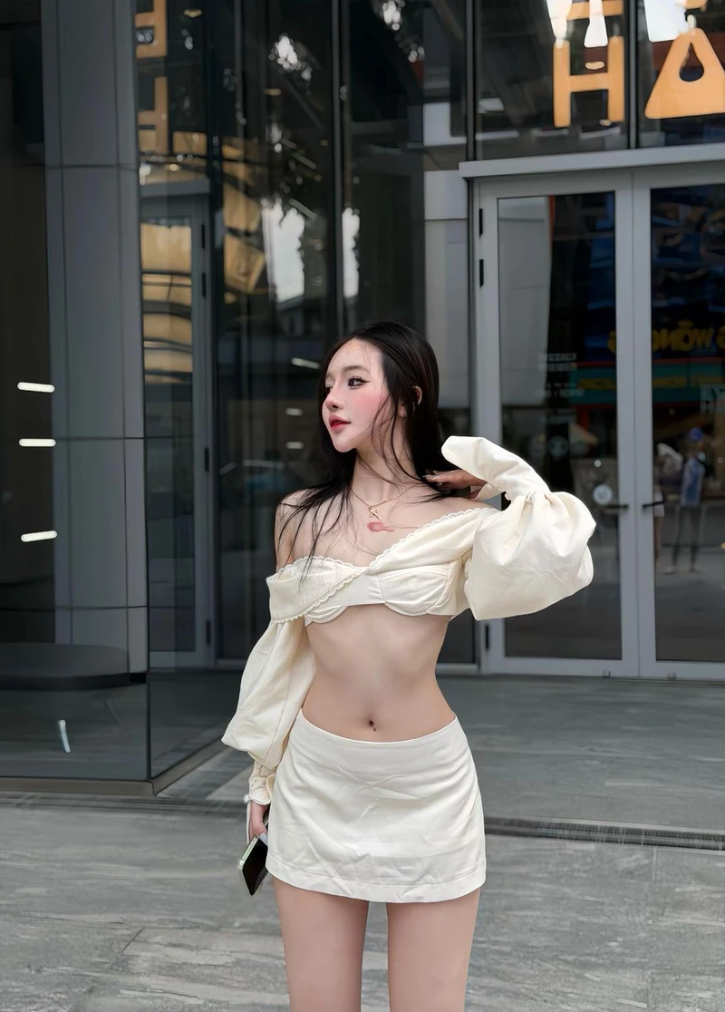 Hình Tiffany Thư sexy lộ liễu mê hoặc