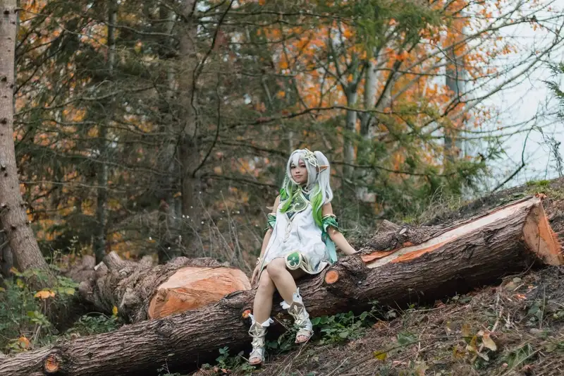 ảnh nahida cosplay cute với trang phục nổi bật