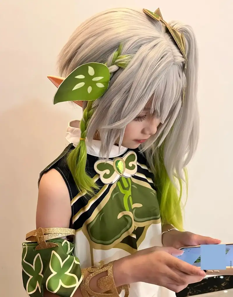 nahida cosplay ảnh ngoài đời đẹp tự nhiên