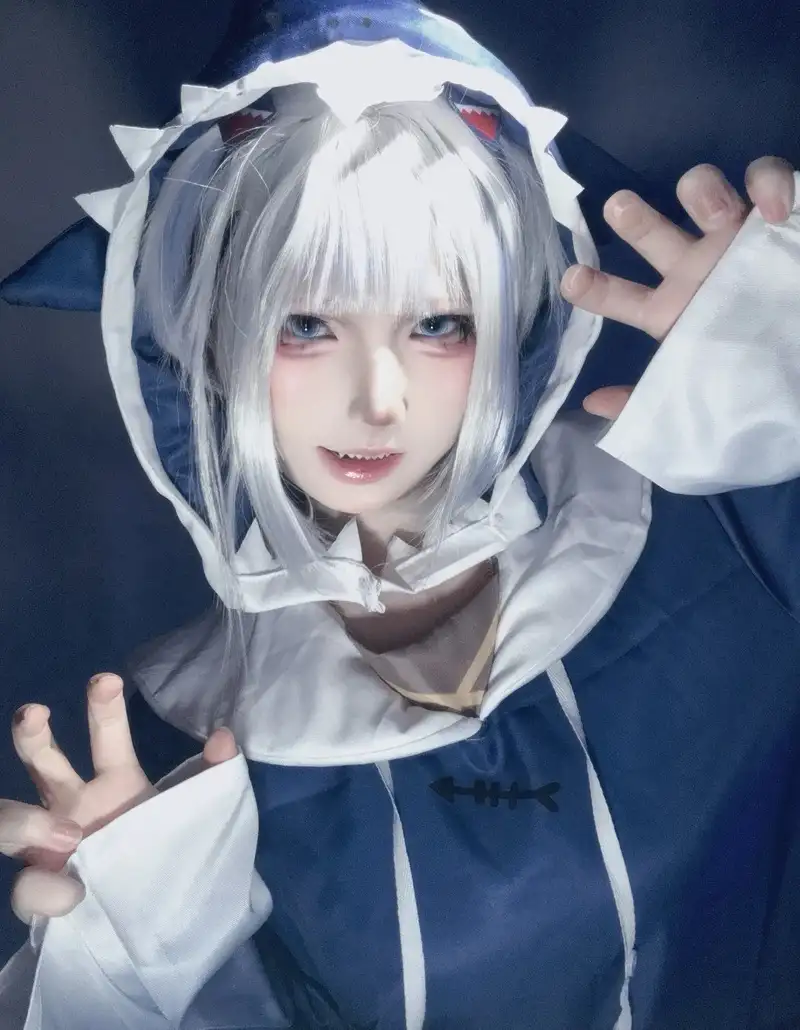 Ảnh Yaoyaoqwq Gawr Gura cosplay đáng yêu