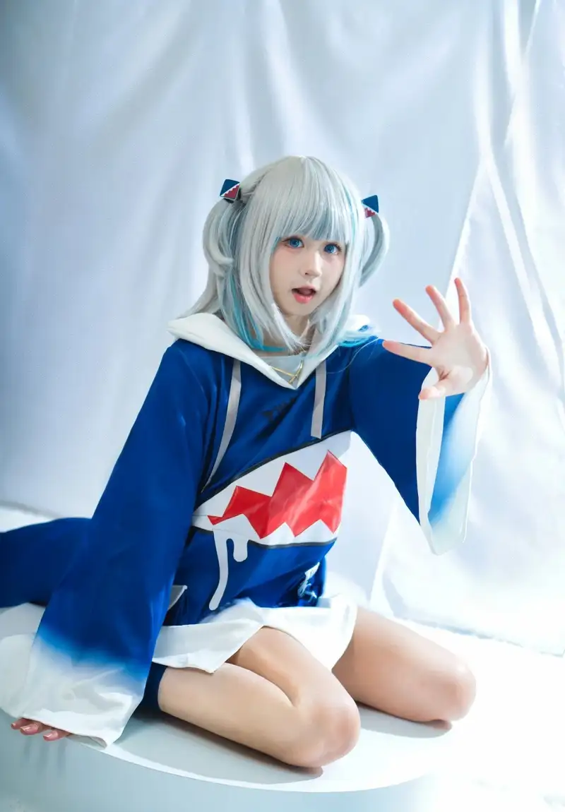 Ảnh Yaoyaoqwq Gawr Gura cosplay dễ thương