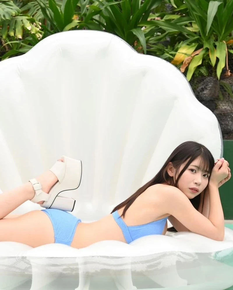 Aoi Ibuki ngực khủng tròn đầy không che nóng bỏng
