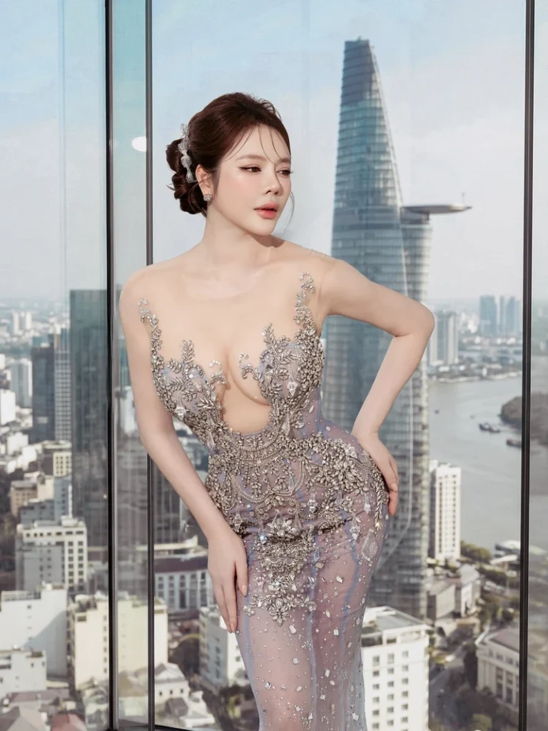 Hình Lý Nhã Kỳ đẹp quyến rũ thắm