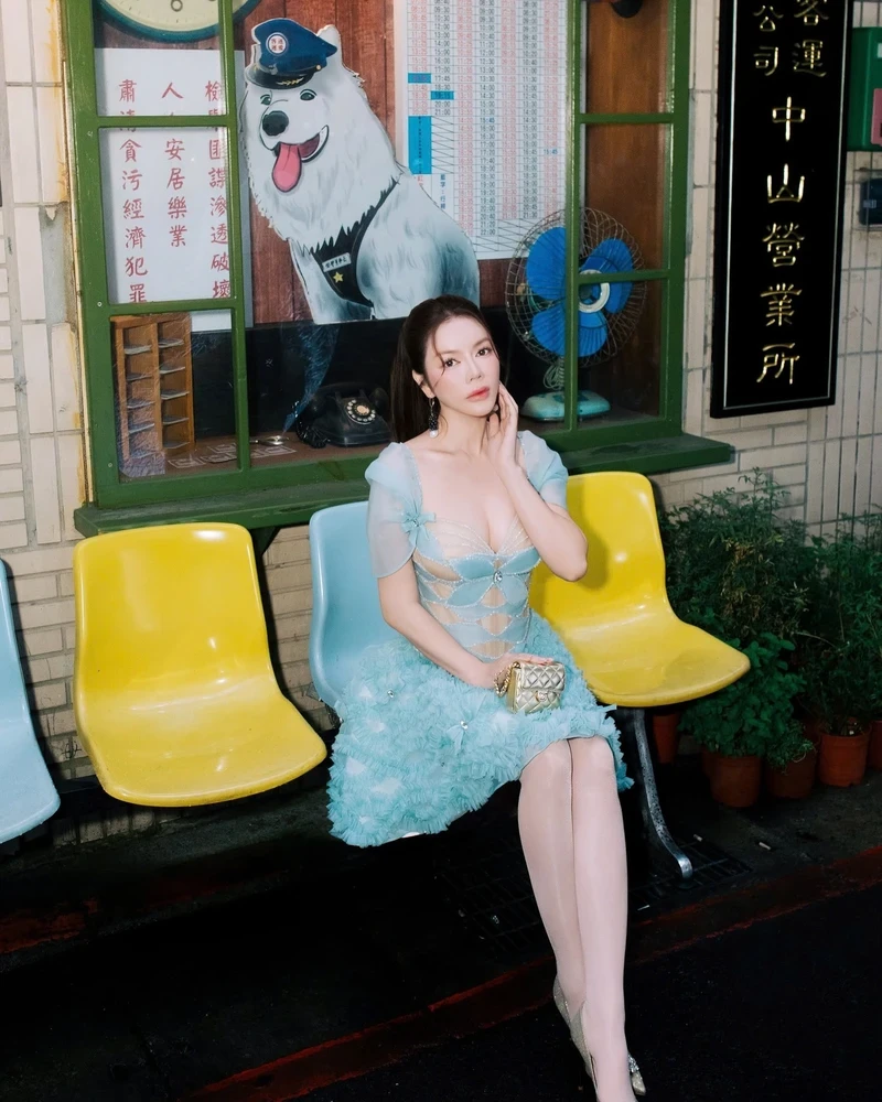 Lý Nhã Kỳ đẹp dịu êm quyến rũ