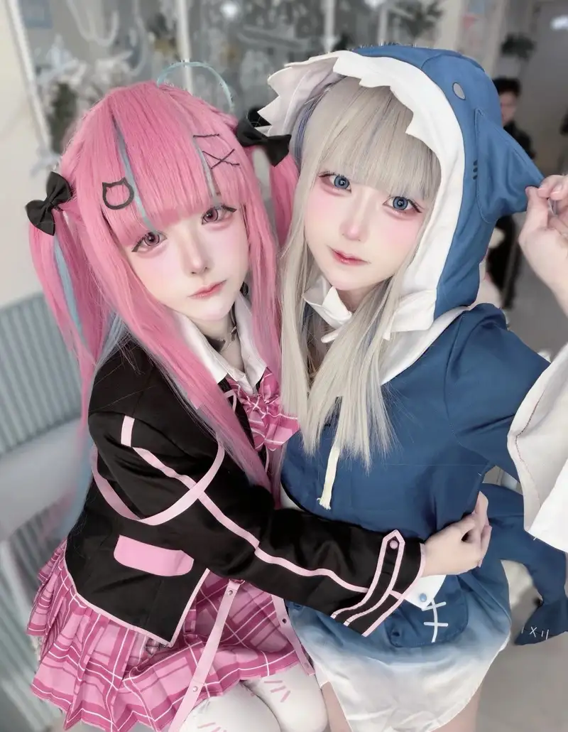 Yaoyaoqwq ảnh Gawr Gura cosplay