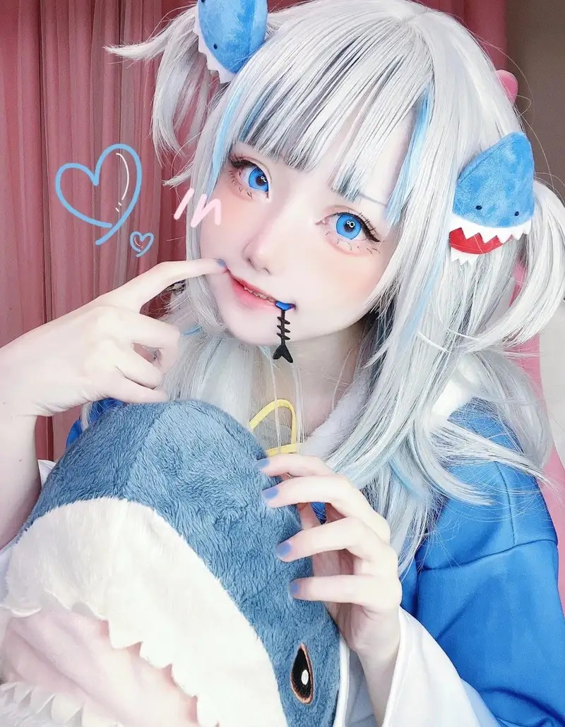 ảnh Gawr Gura cosplay Yaoyaoqwq ấn tượng