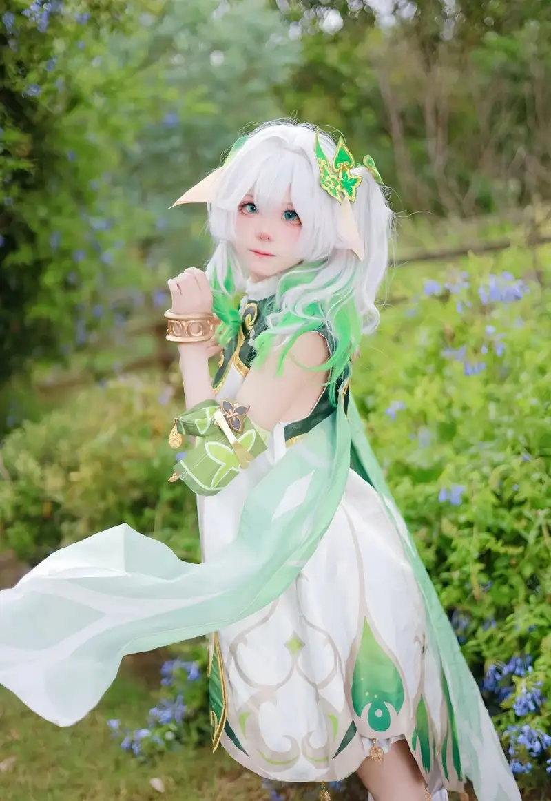 ảnh Nahida cosplay bộ ảnh đẹp ấn tượng