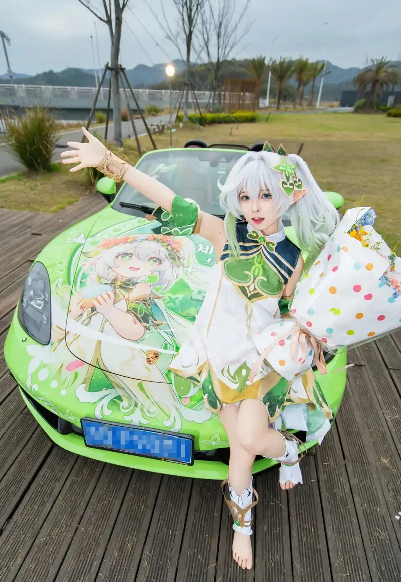ảnh Nahida cosplay tạo hình dễ thương nổi bật