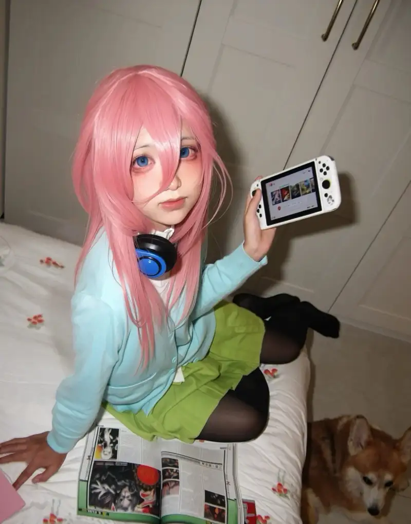 ảnh Nino Nakano cosplay cute