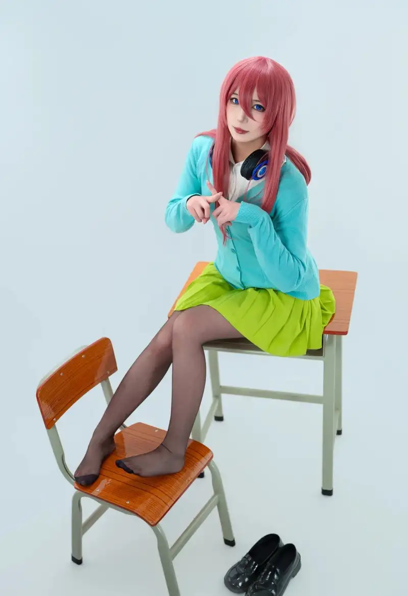 ảnh Nino Nakano cosplay đầy cuốn hút