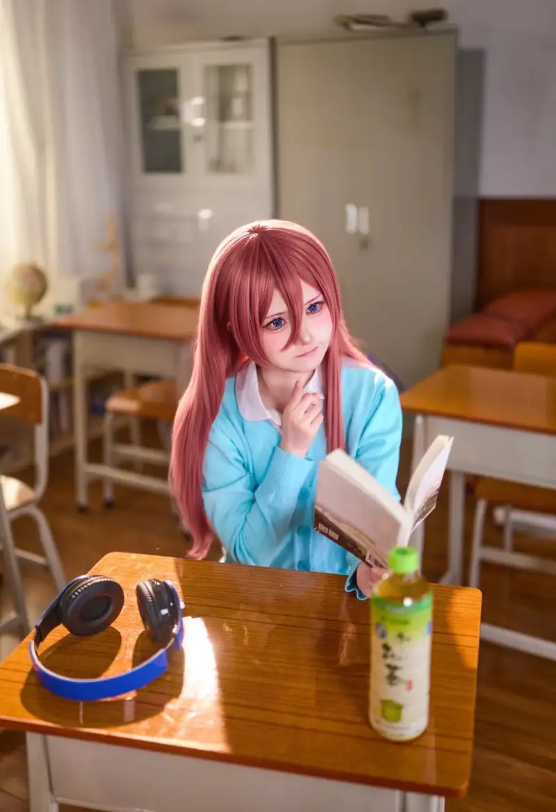 ảnh Nino Nakano cosplay phong cách Nhật Bản
