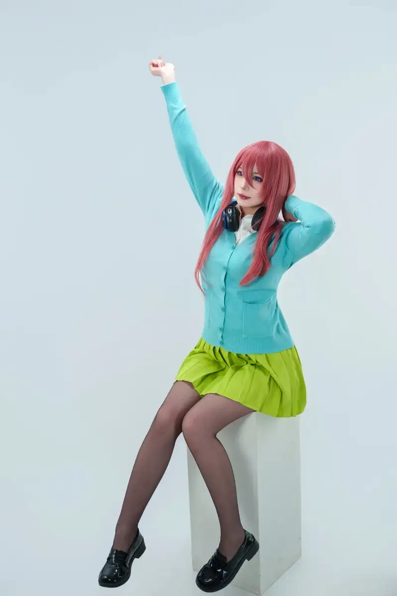 ảnh Nino Nakano cosplay thần thái