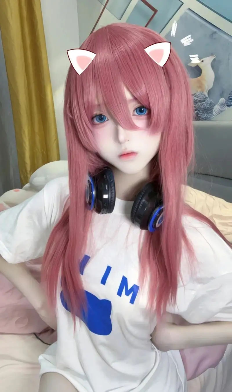ảnh Nino Nakano cosplay xinh xắn