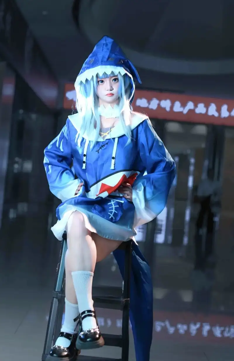 ảnh Yaoyaoqwq Gawr Gura cosplay cuốn hút