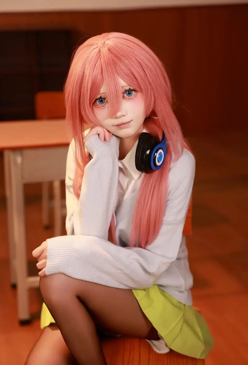 ảnh cosplay Nino Nakano đáng yêu