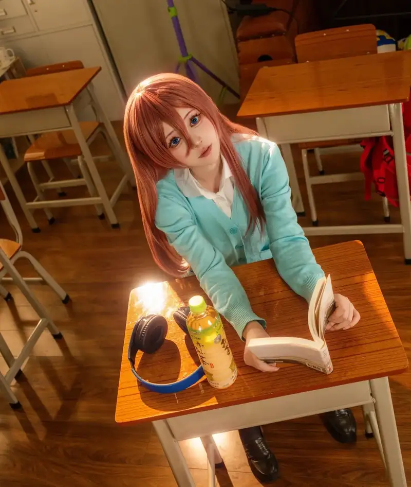ảnh cosplay Nino Nakano phong cách anime