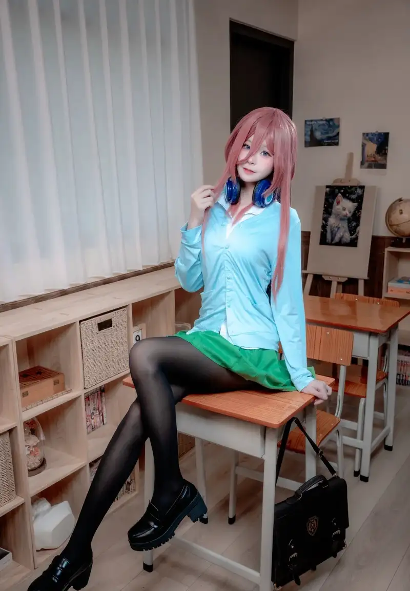 hình Nino Nakano cosplay đáng yêu