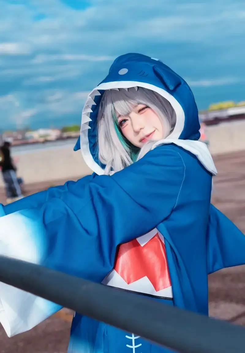 hình ảnh Gawr Gura cosplay Yaoyaoqwq