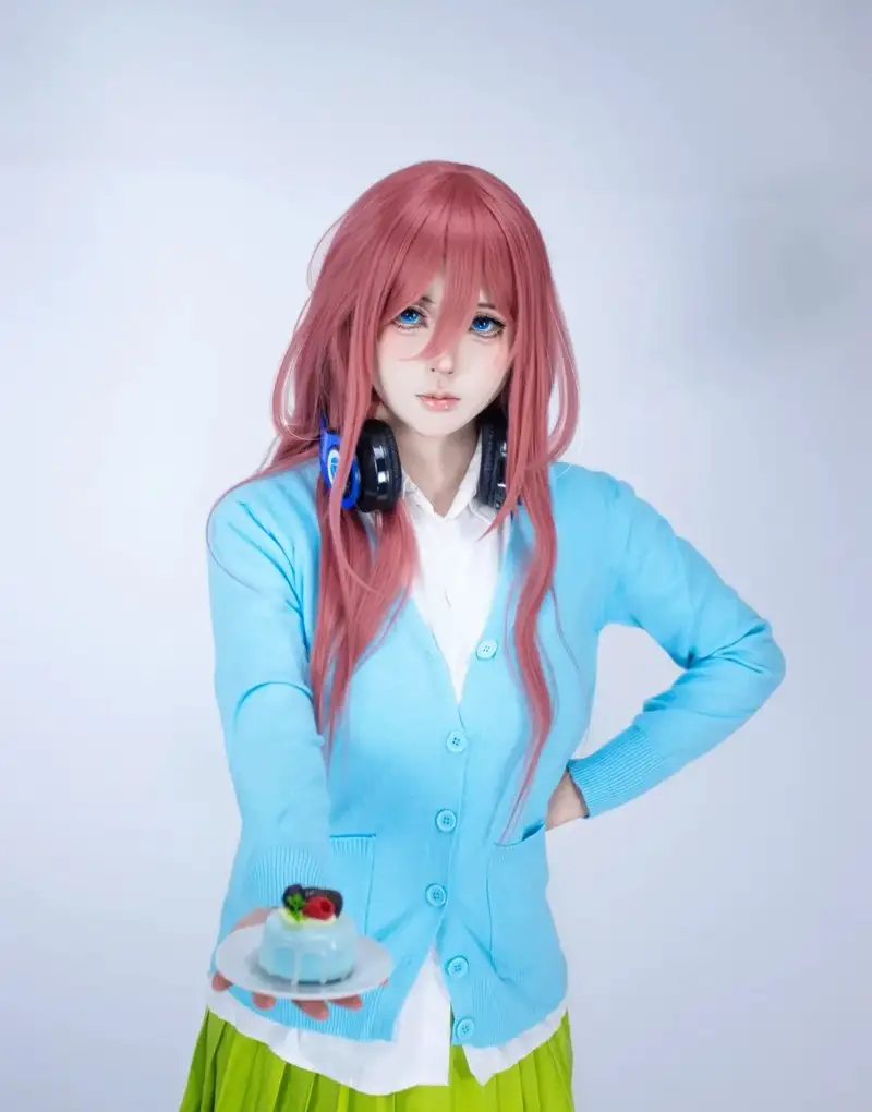 hình ảnh Nino Nakano cosplay ấn tượng