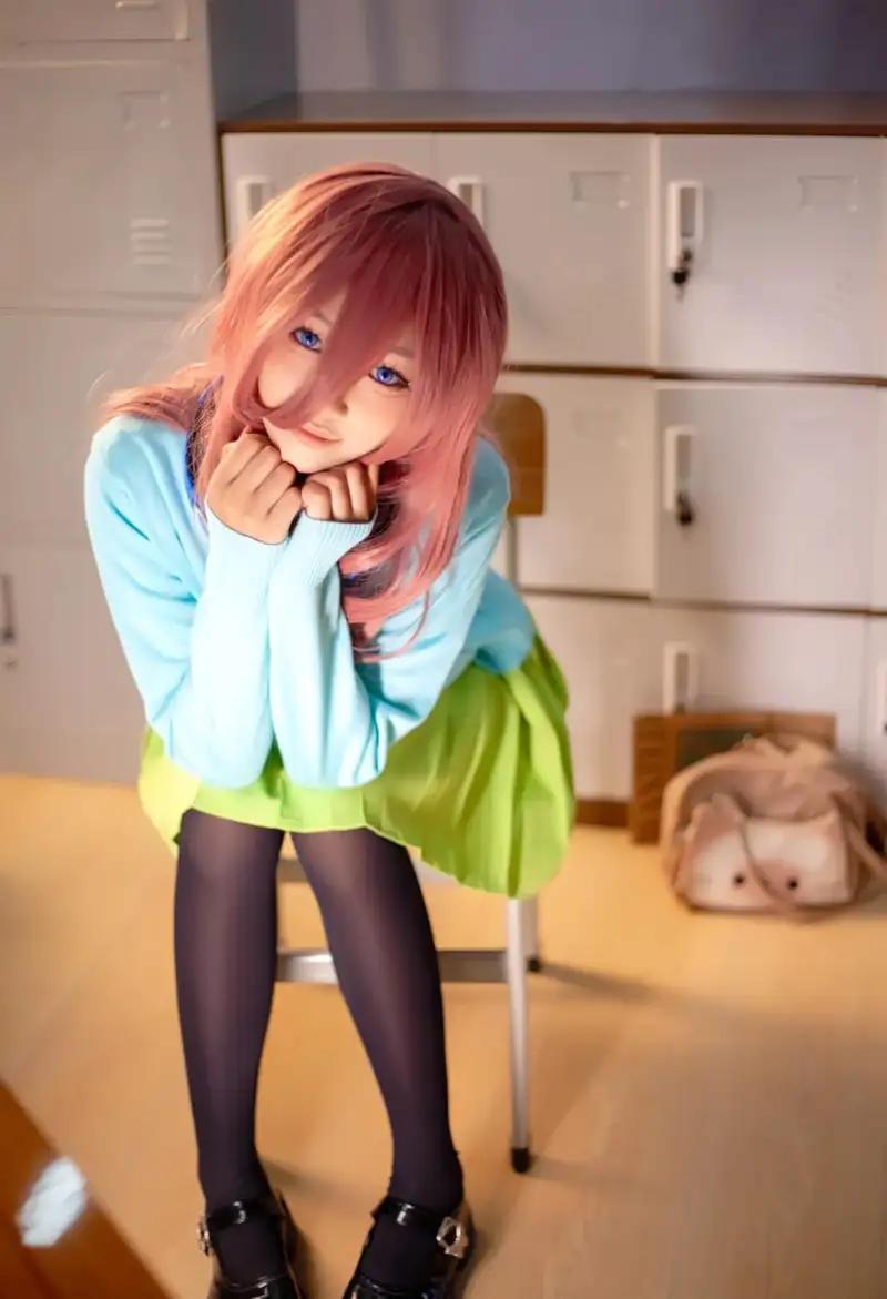 hình ảnh Nino Nakano cosplay anime