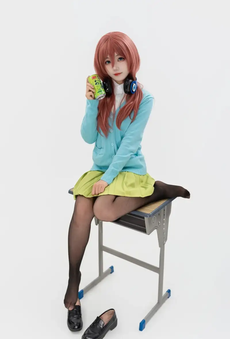 hình ảnh cosplay Nino Nakano cute