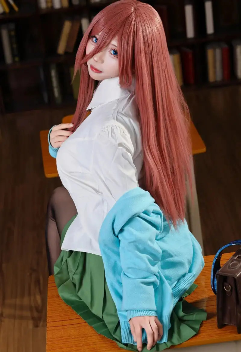 hình cosplay Nino Nakano dễ thương