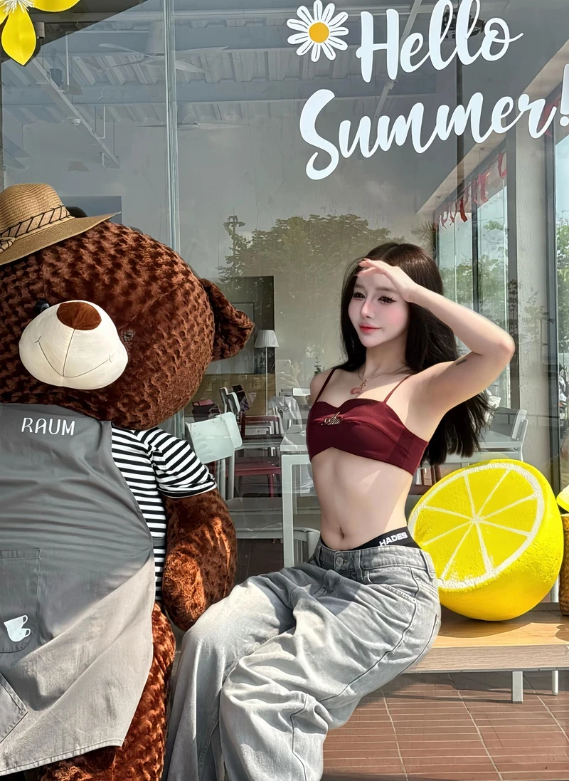 Ảnh Tiffany Thư nổi bật với vẻ ngoài cuốn hút
