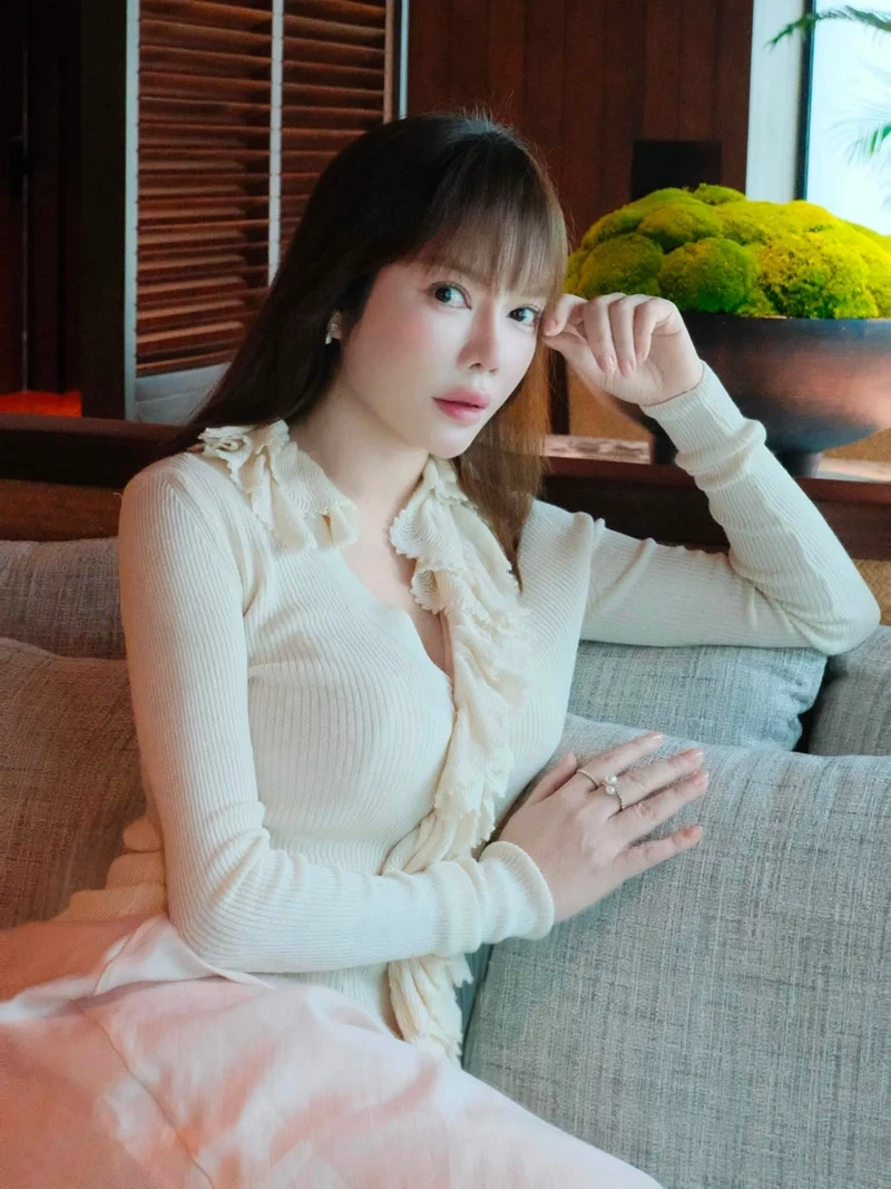 Ảnh đại diện Lý Nhã Kỳ bikini với phong cách cuốn hút