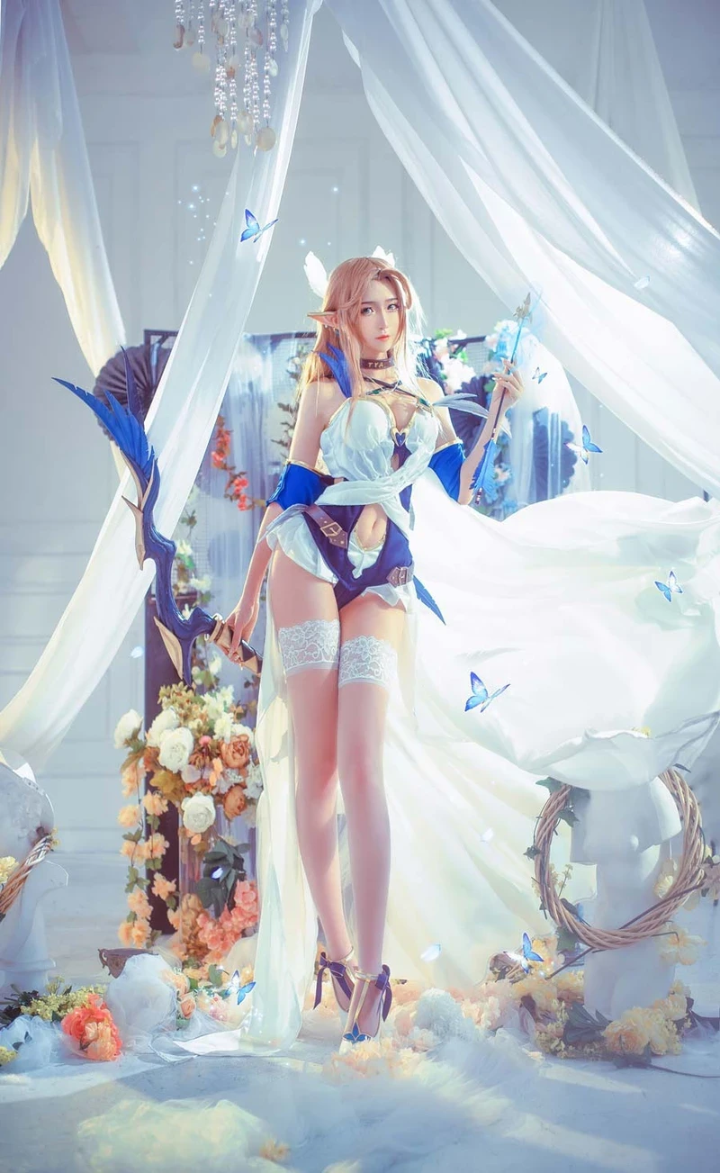 Ảnh cosplay lộ hàng bikini vòng 1 to tròn quyến rũ