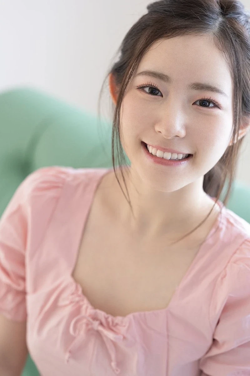 Ảnh nude Ena Satsuki show mông tròn quyến rũ