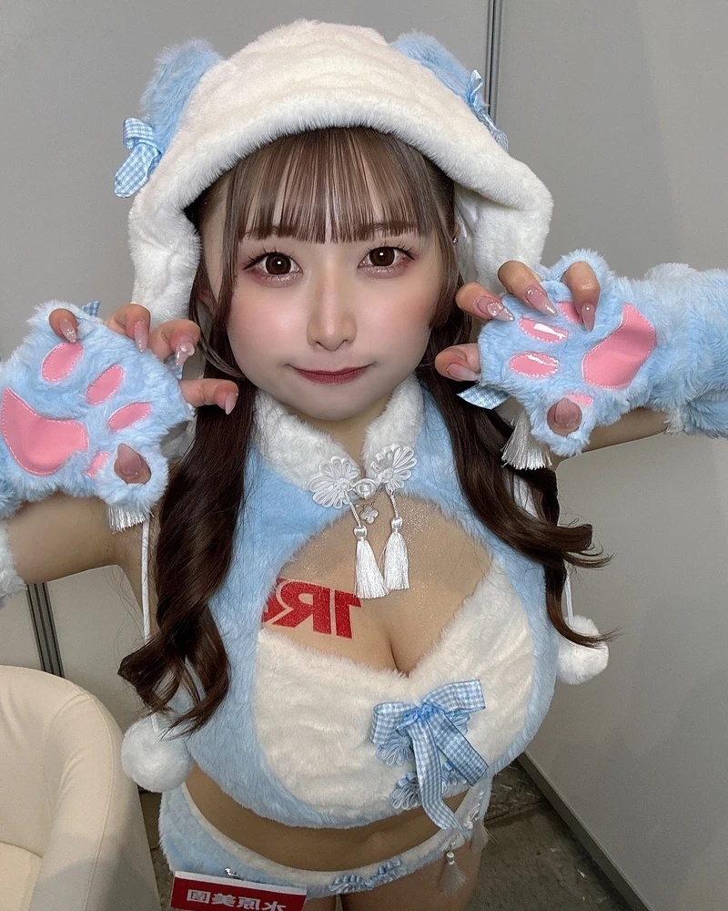 Ảnh nude Minami Mizuhara vú khủng hút hồn mạnh mẽ