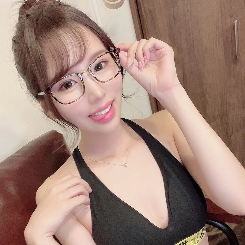 Ảnh sex Lima Arai tư thế gợi cảm cuốn hút