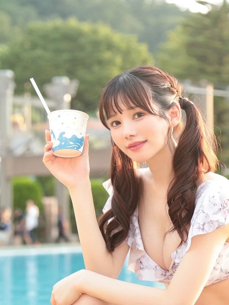 Ảnh sex Mei Itsukaichi mông đít săn chắc gợi dục