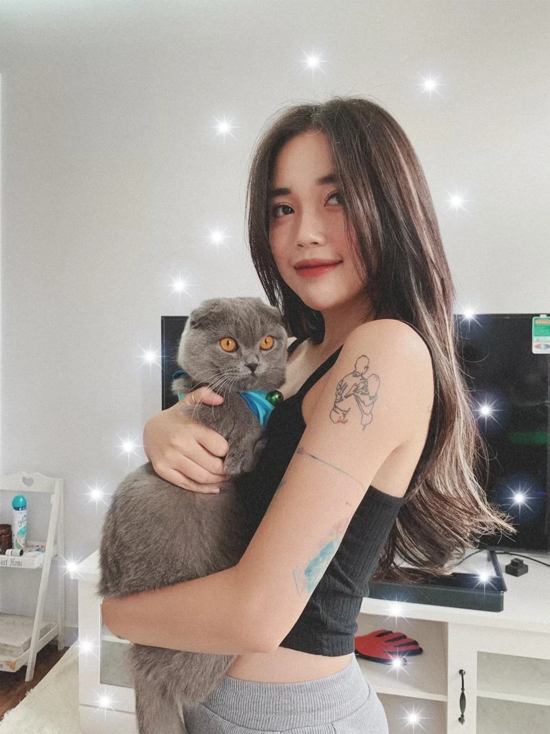 Ảnh xăm mình gái xinh gợi cảm cuốn hút