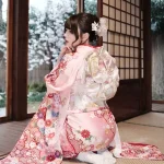 Cô gái Kimono lột đồ để lộ vú to tròn gợi tình