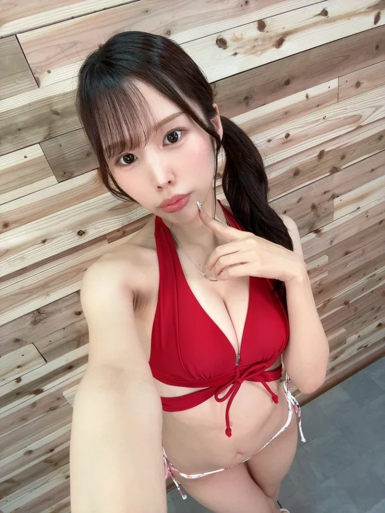 Cô nàng Lima Arai lột hết đồ dâm dục