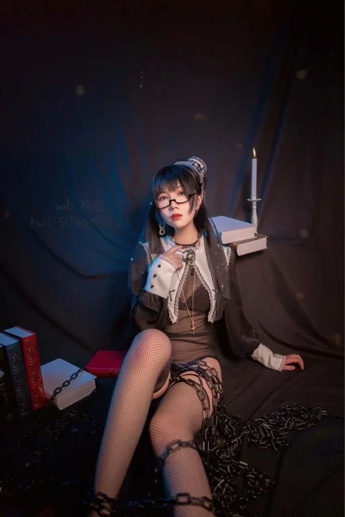 Cosplay khoe hàng ngực tròn dâm đãng cuốn hút