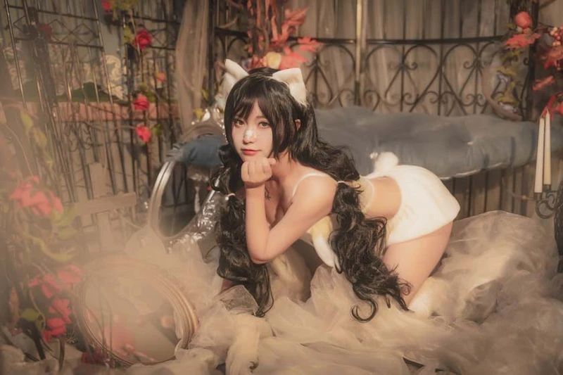 Cosplay lột đồ khoe hàng vú tròn cực phẩm