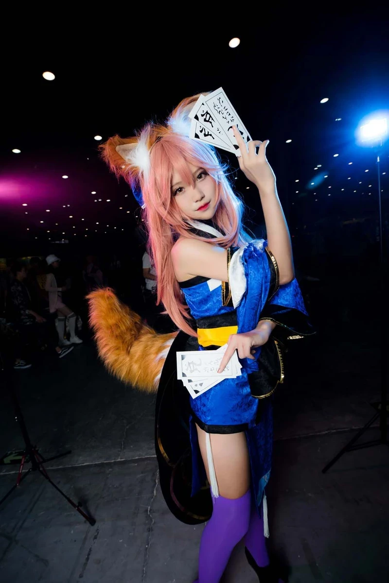 Cosplay sexy vòng ba căng tròn nóng bỏng 4K
