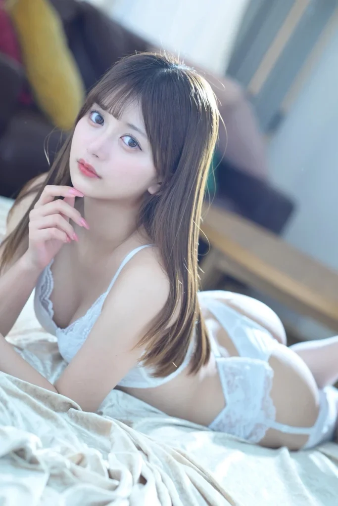 Diễn viên Kitaoka Karin bikini hút hồn