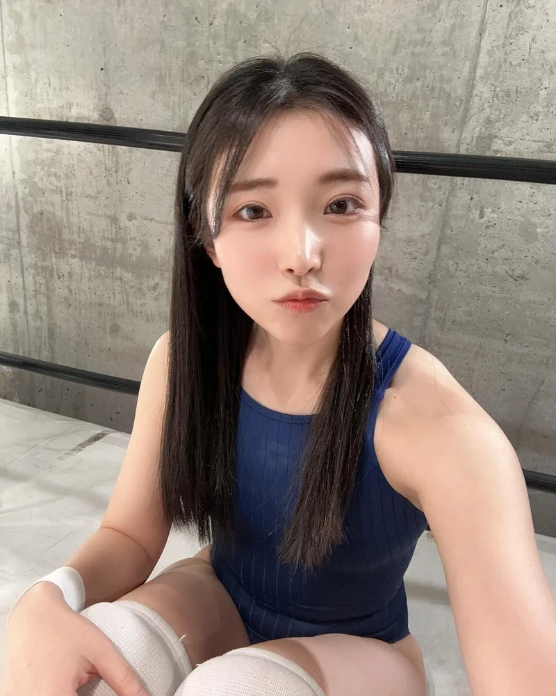 Hình JAV Hikaru Minazuki đít tròn căng mọng cuốn hút