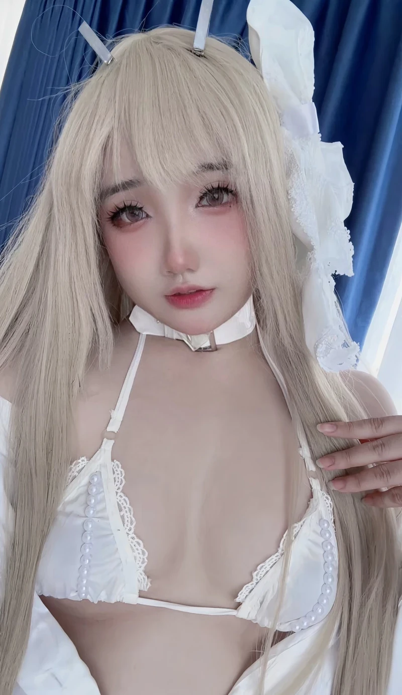 Hình Nyanchan2k3 lột đồ lộ hàng mông sexy cuốn hút